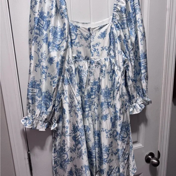 ARULA Blue and White Floral Mini Dress - Picture 5 of 8